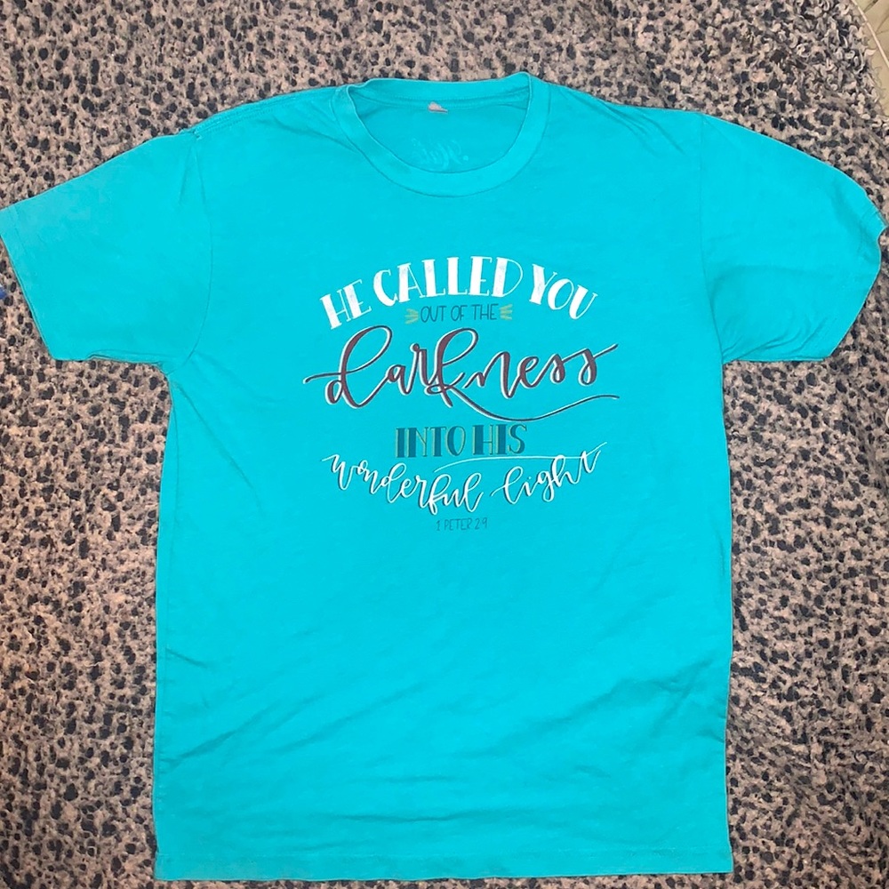 Turquoise Halo shirt. size medium in juniors